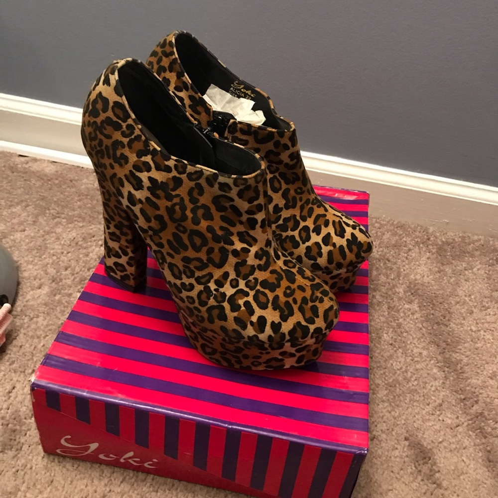 FAIRLY WORN! Leopard Ankle Heels